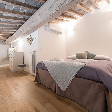 Santa Croce Apartment فلورنس المظهر الخارجي الصورة